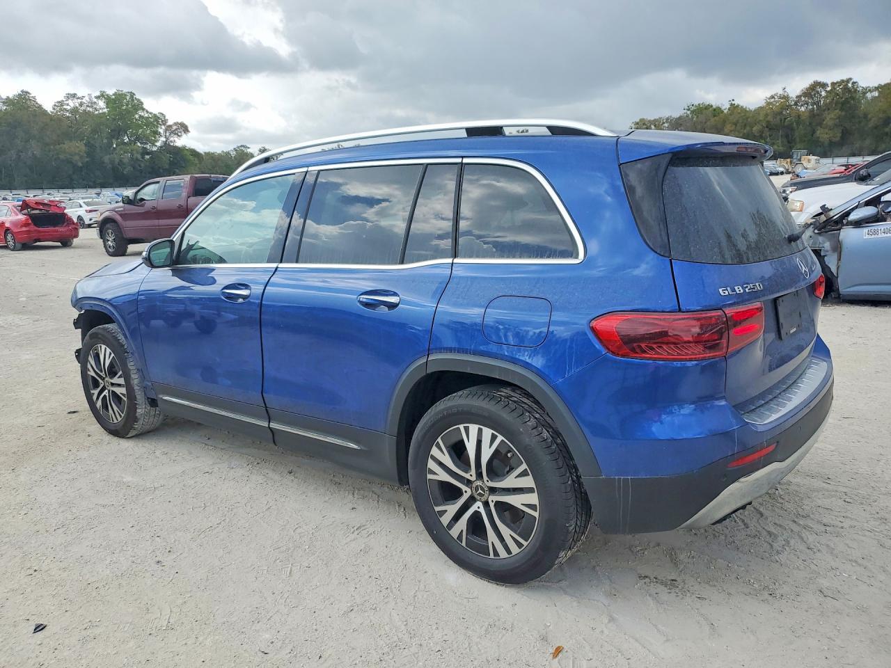 2024 Mercedes-Benz Glb 250 - Фото 2