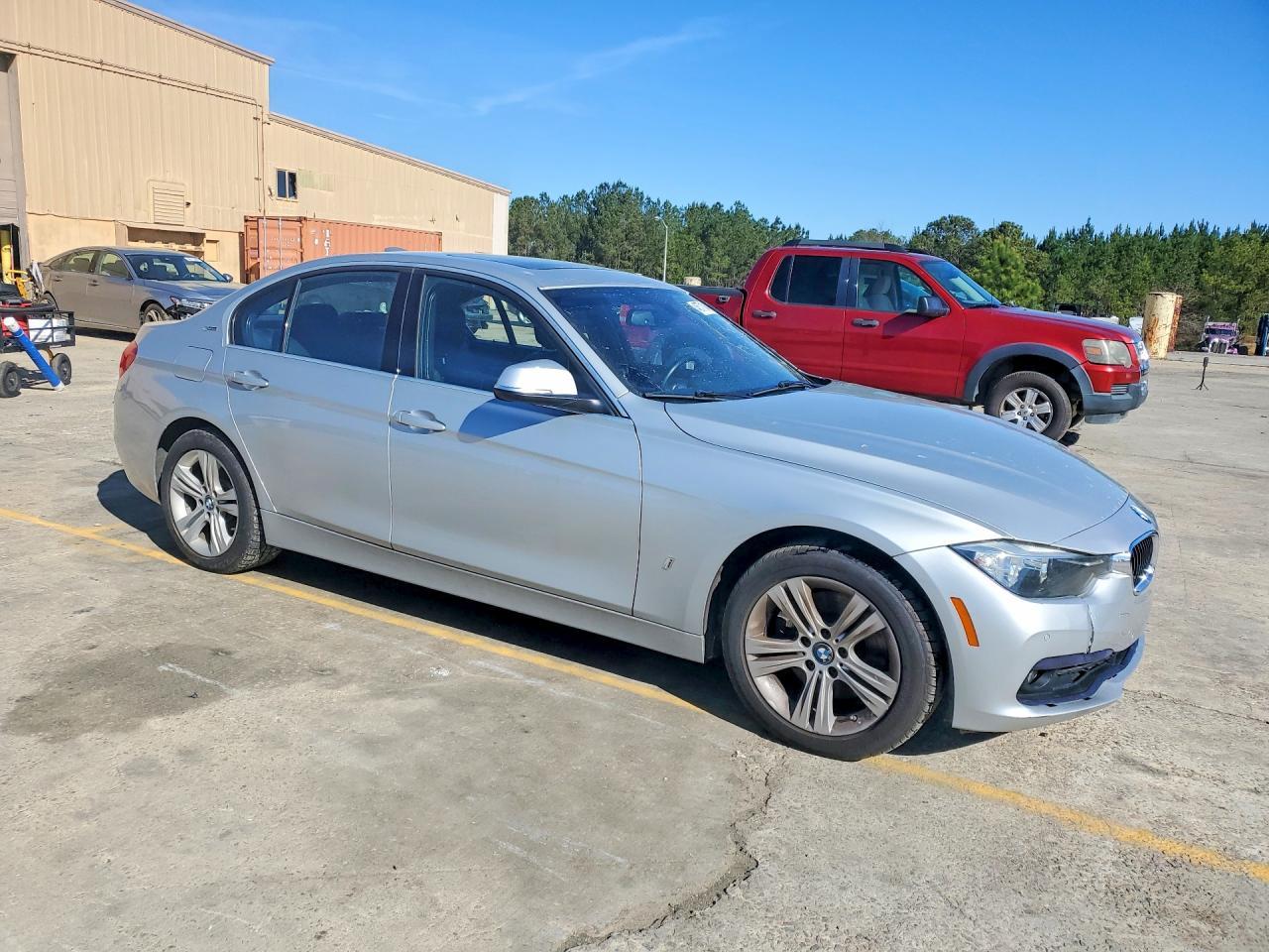 2017 BMW 330E - Фото 4