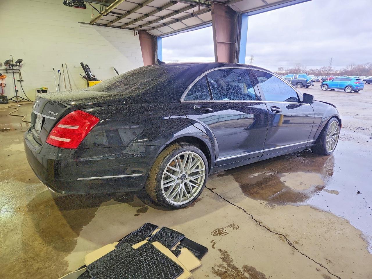 2010 Mercedes-Benz S 550 4Matic - Фото 3