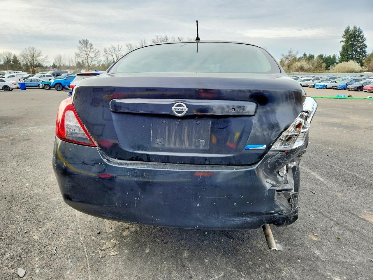 2012 Nissan Versa 1.6 S - Image 6