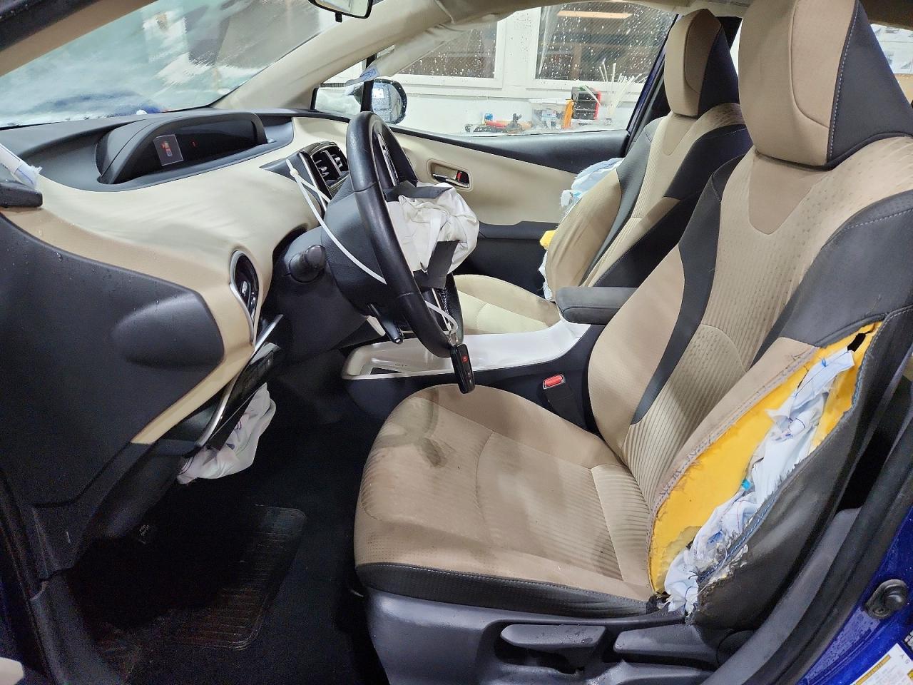 2016 Toyota Prius Three - Image 7