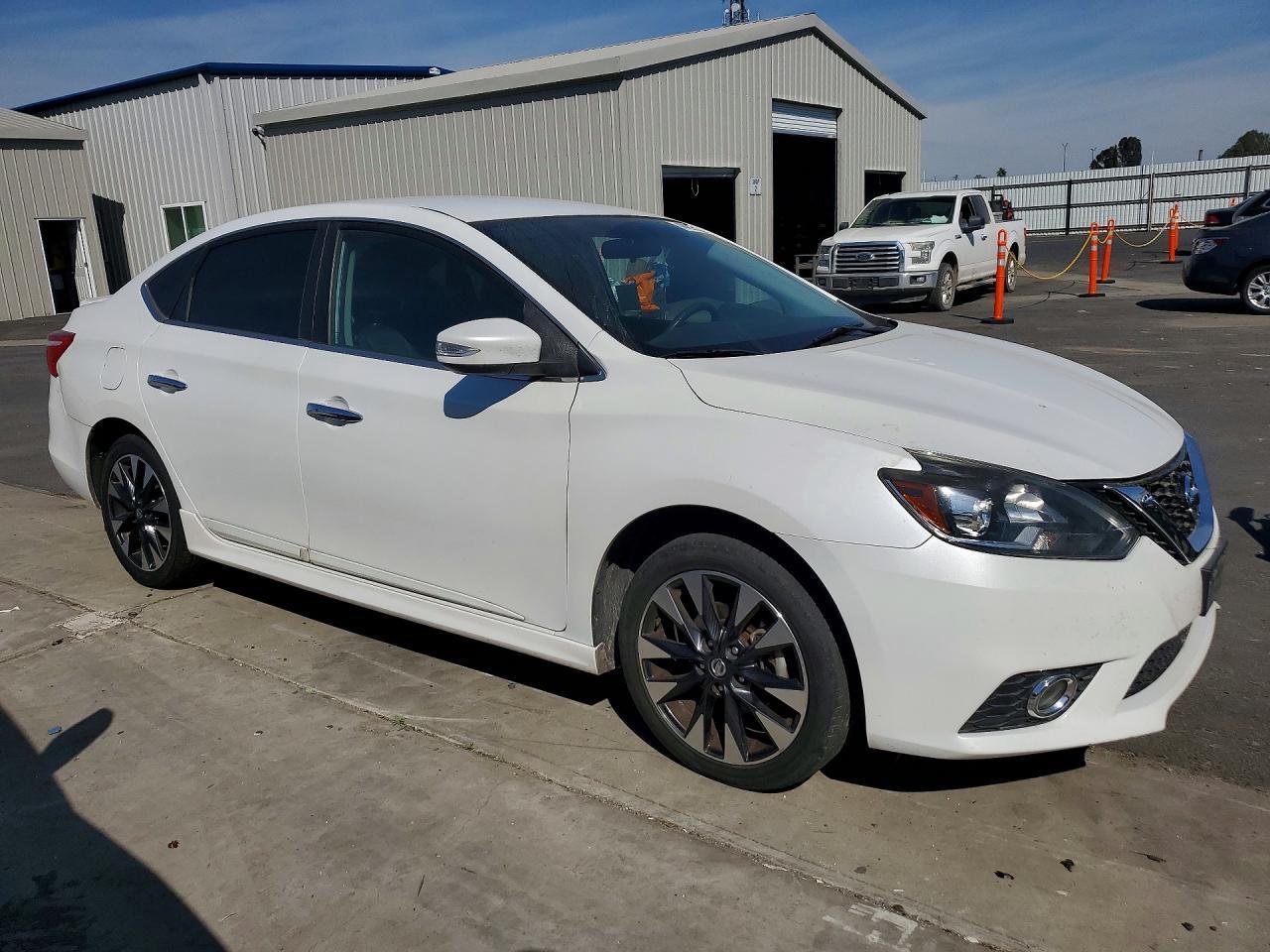 2019 Nissan Sentra Sr - Фото 4