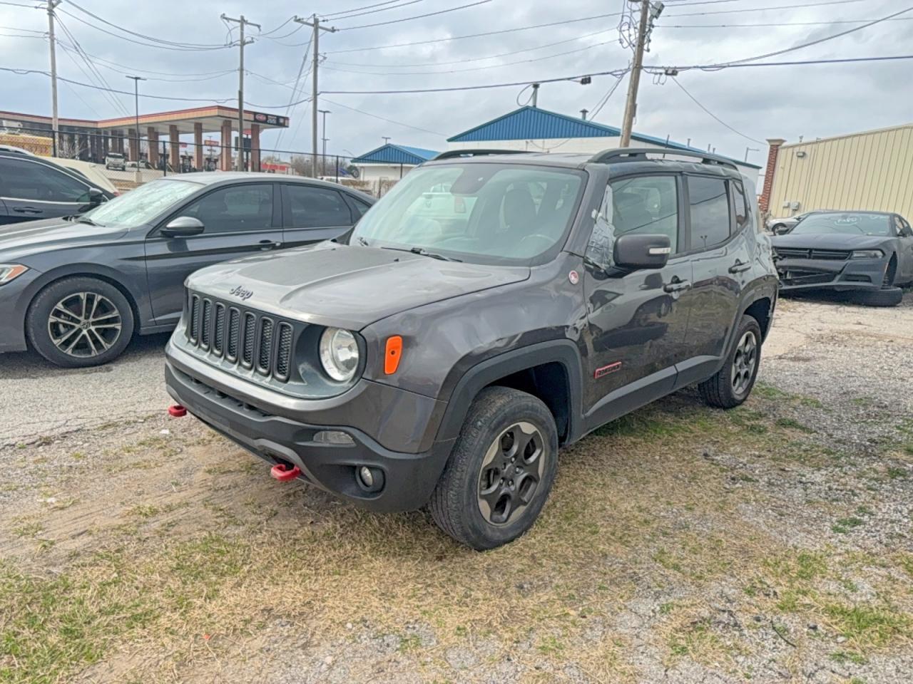 2018 Jeep Renegade Trailhawk - Image 2