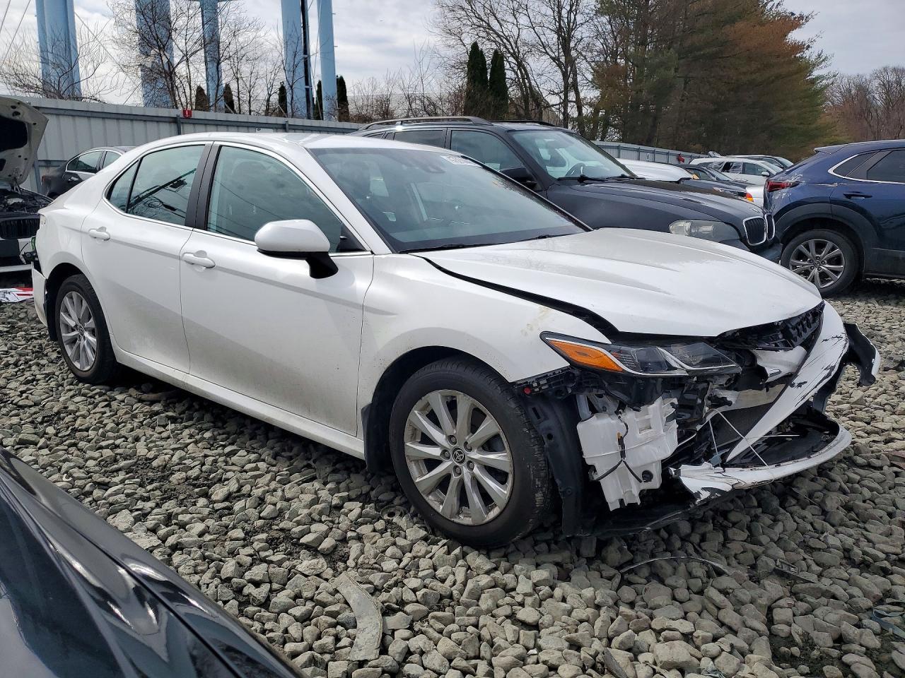 2020 Toyota Camry Le - Image 4