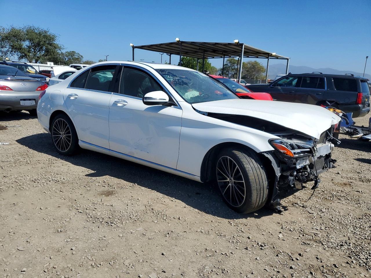 2021 Mercedes-Benz C 300 - Фото 4