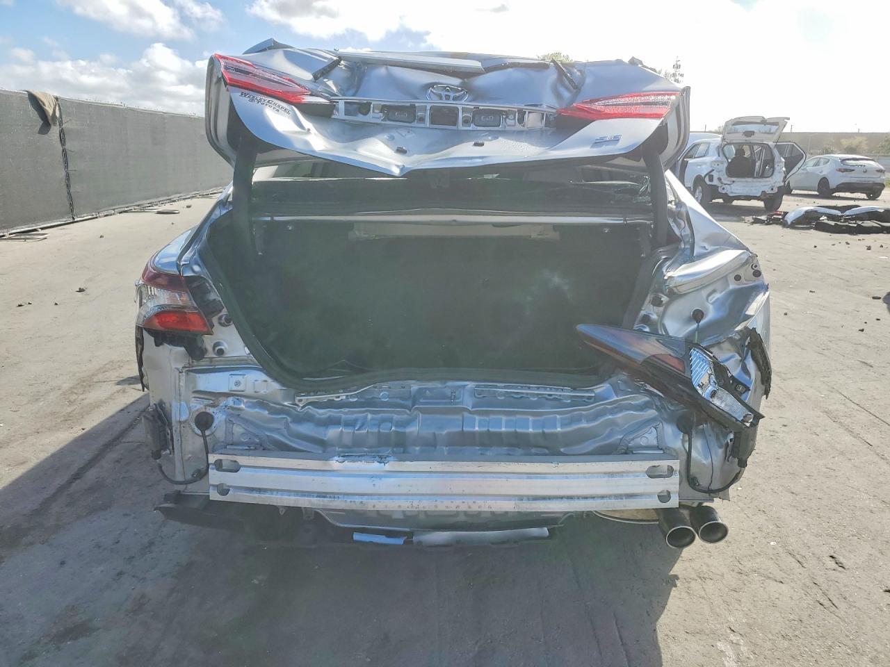 2024 Toyota Camry Se - Фото 6