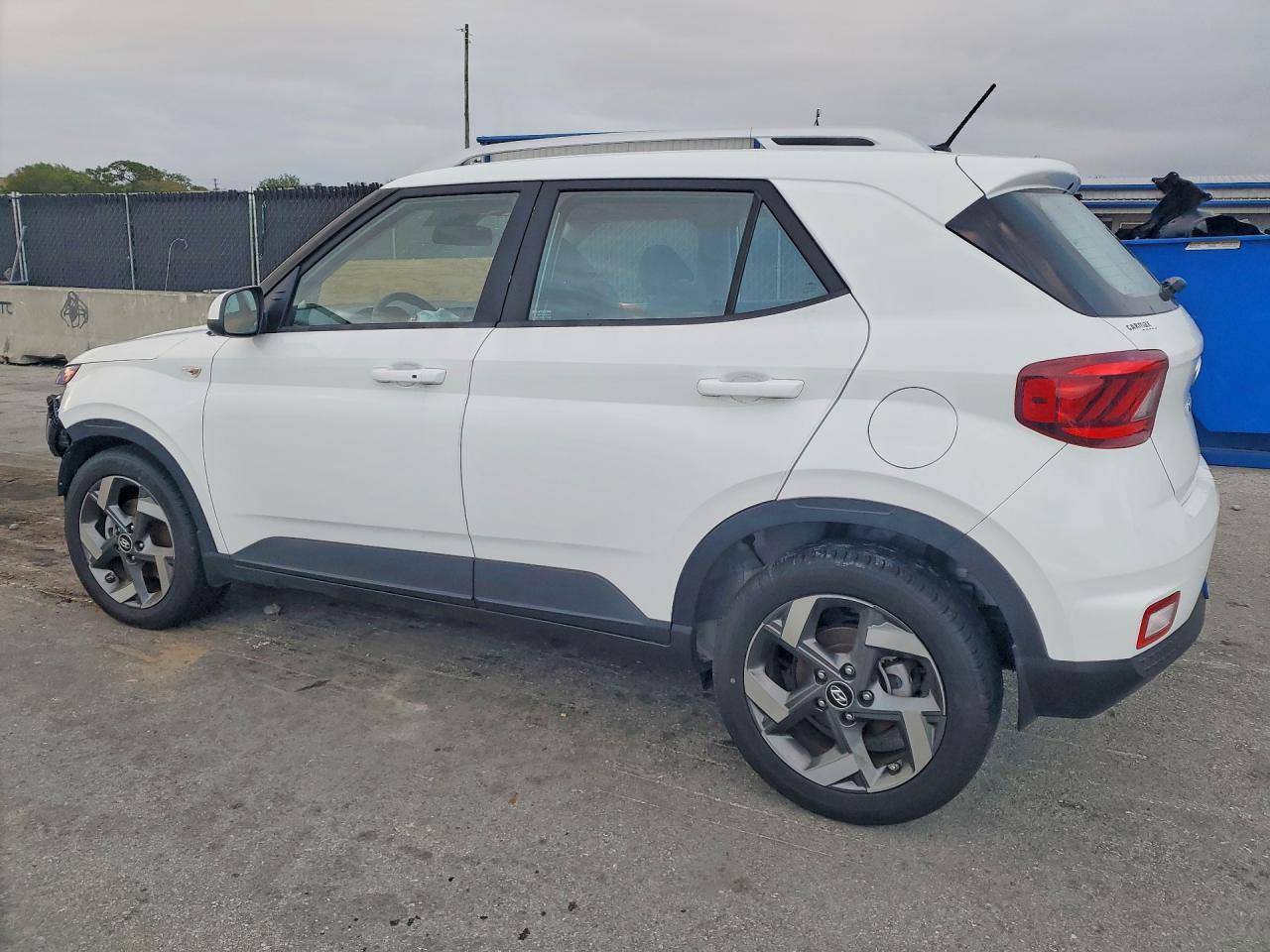 2024 Hyundai Venue Sel - Image 2