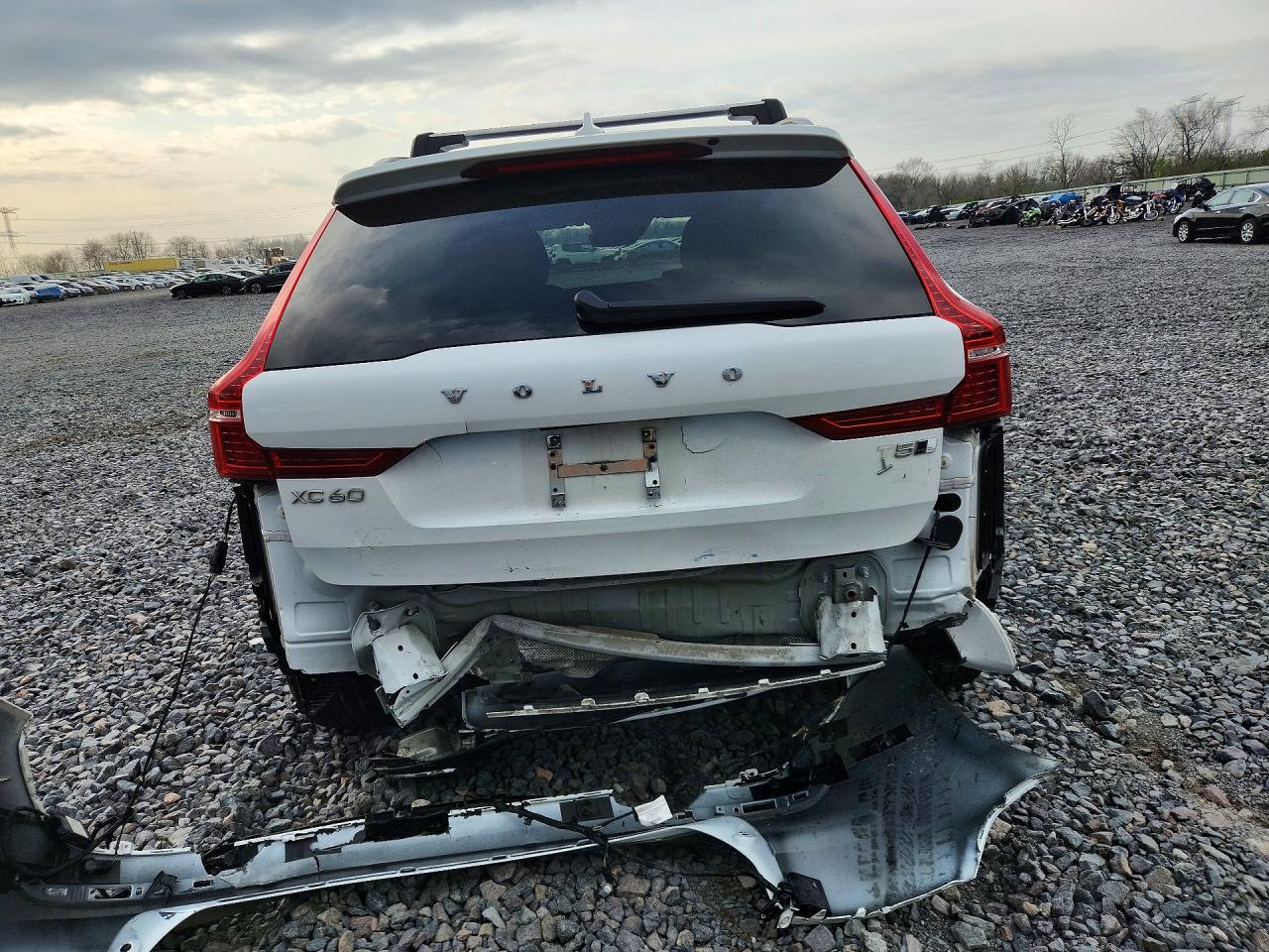 2021 Volvo Xc60 T5 R-Design - Image 6
