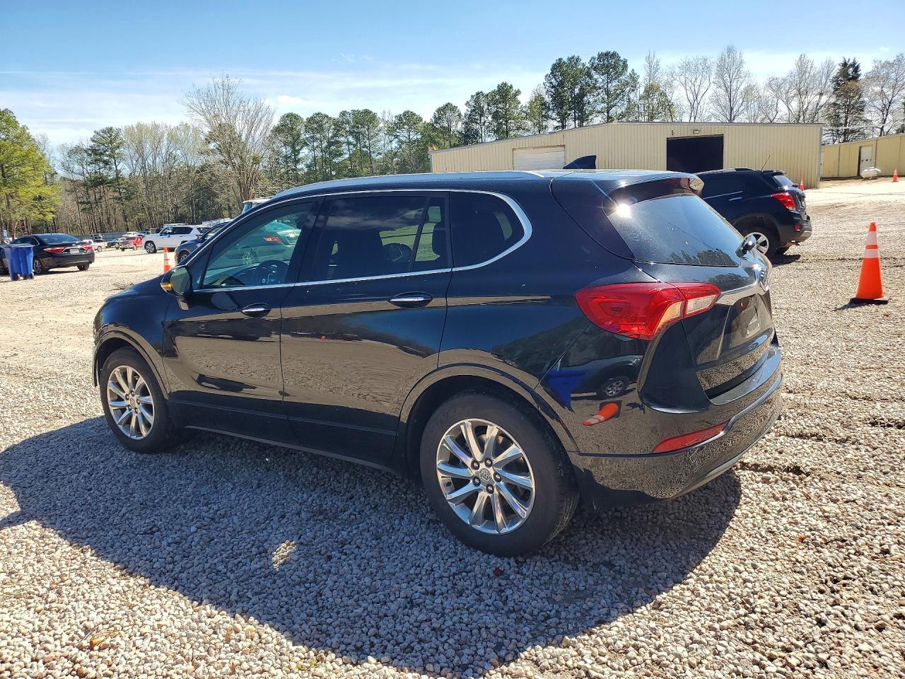 2019 Buick Envision Essence - Image 2