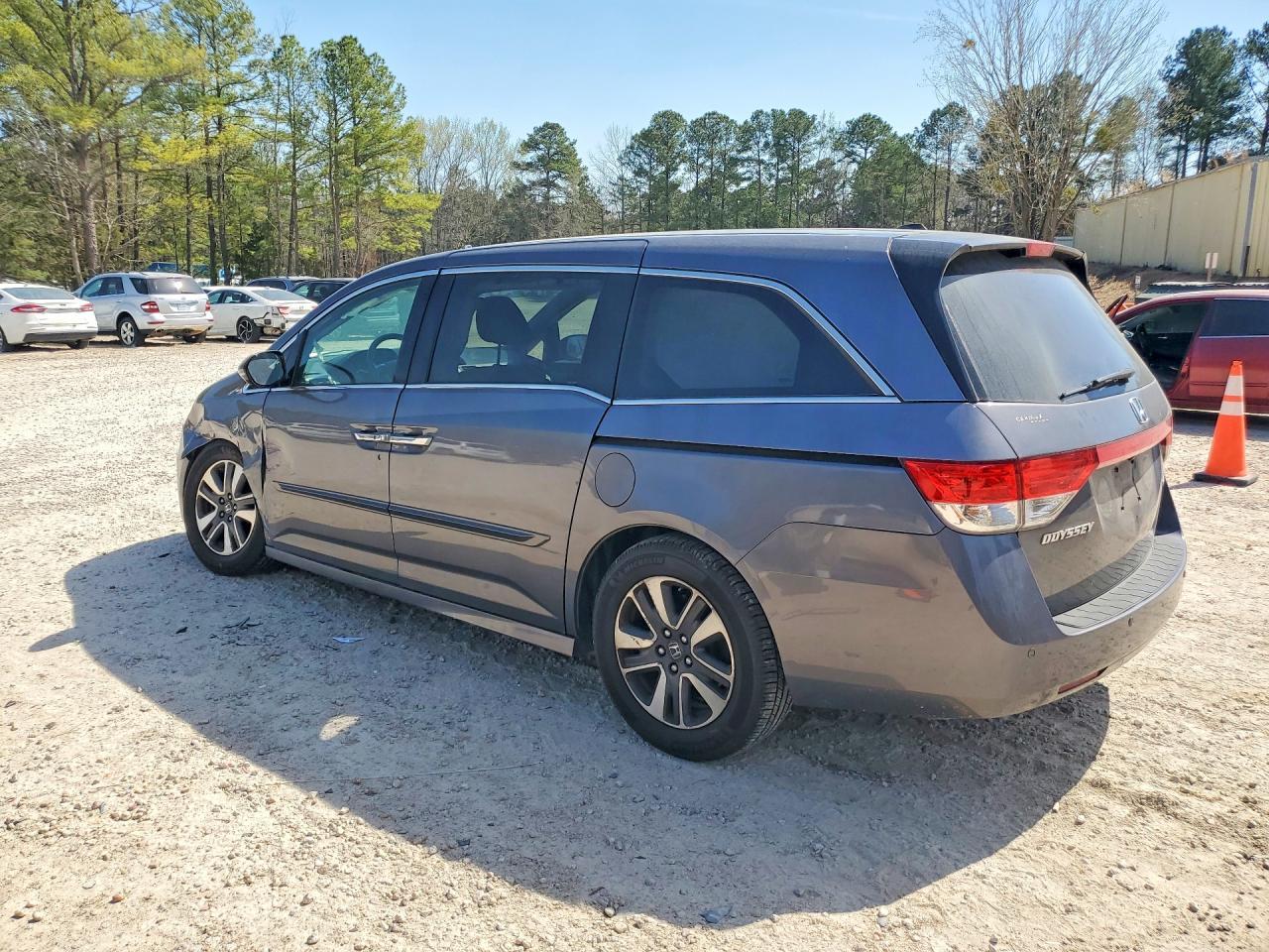 2016 Honda Odyssey - Фото 2