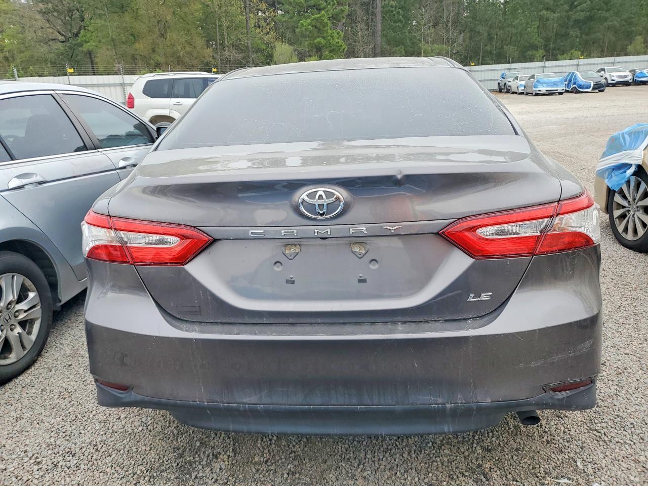 2018 Toyota Camry Le - Фото 6