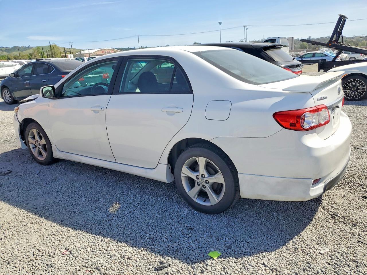 2011 Toyota Corolla S - Фото 2