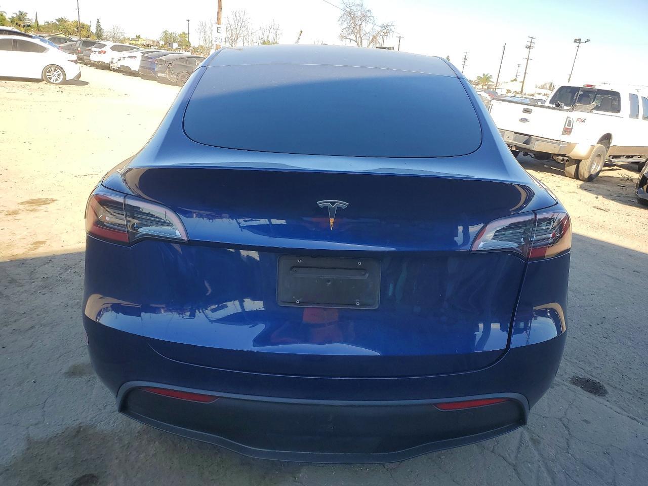 2024 Tesla Model Y - Image 6