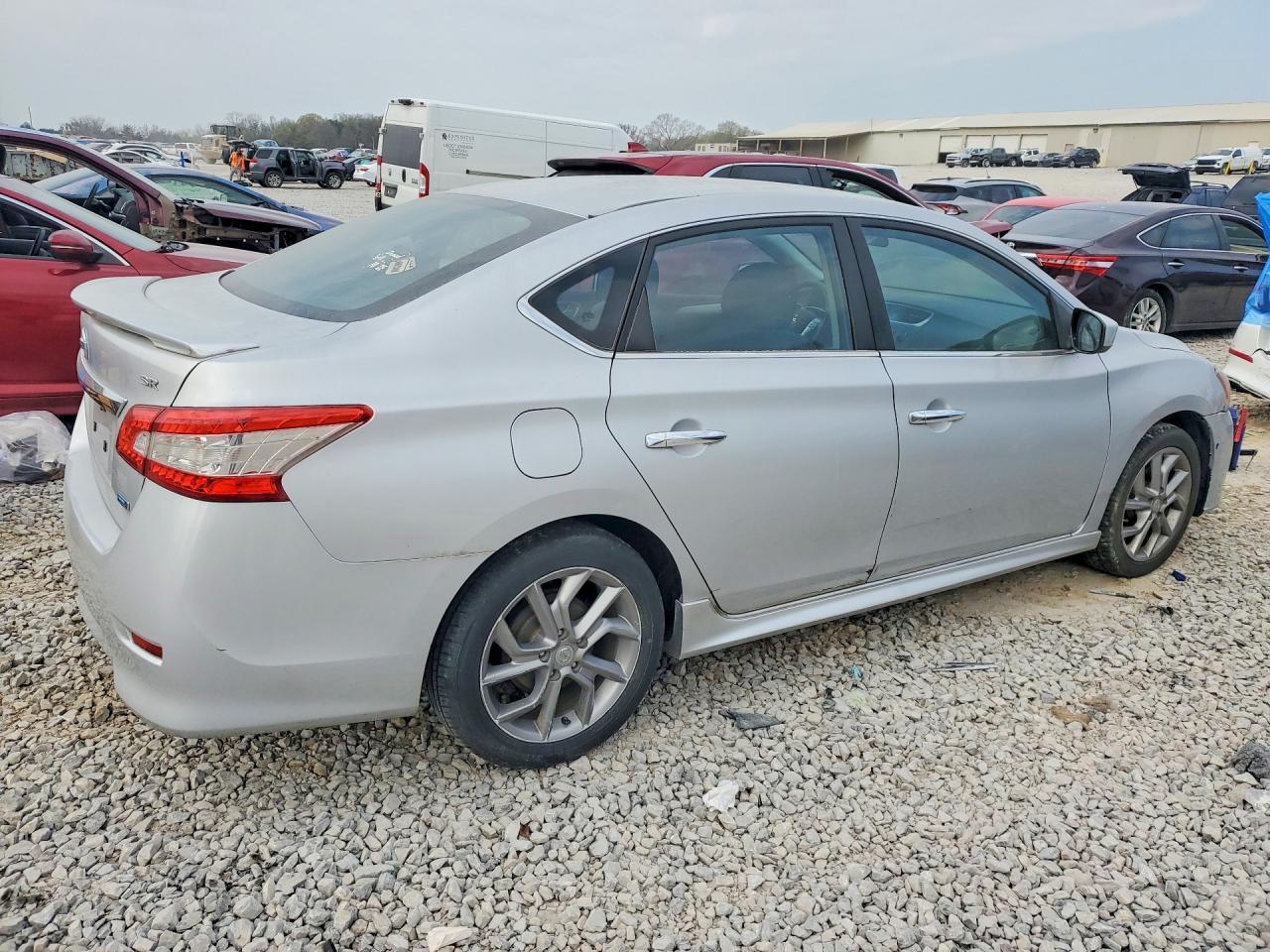 2013 Nissan Sentra S - Фото 3