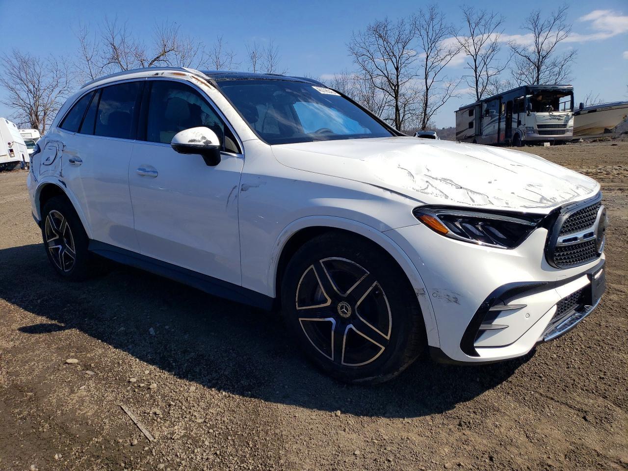 2025 Mercedes Benz Glc 300 4Matic - Image 4
