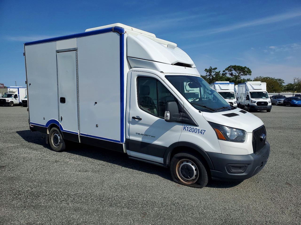 2020 Ford Transit Delivery Truck - Image 4