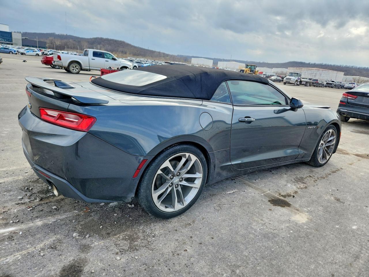 2017 Chevrolet Camaro - Фото 3