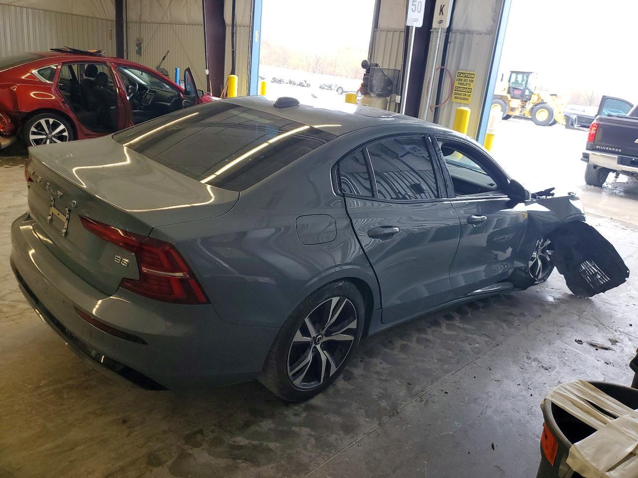 2024 Volvo S60 Core - Фото 3