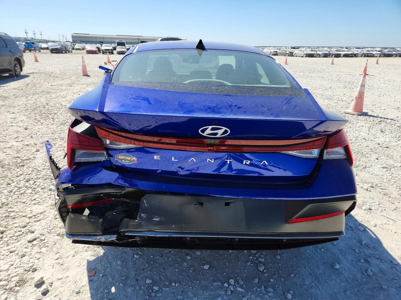2024 Hyundai Elantra Sel - Image 6