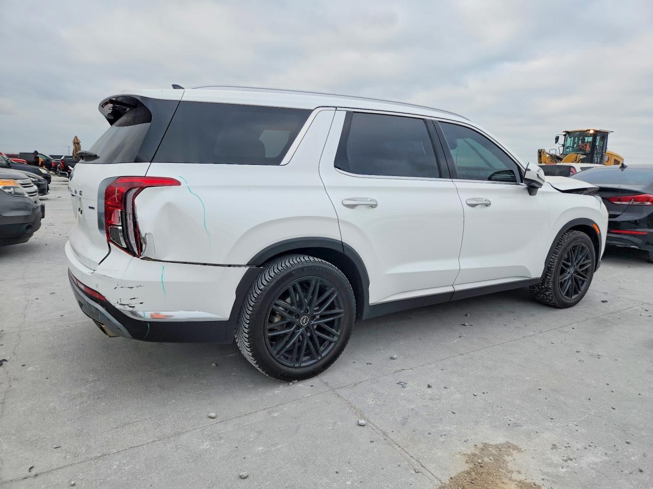 2023 Hyundai Palisade Limited - Image 3