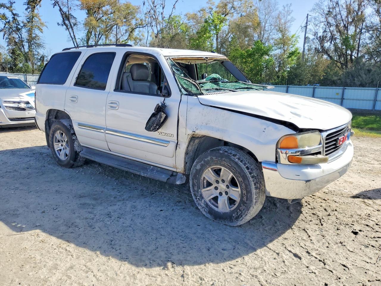 2005 GMC Yukon - Image 4