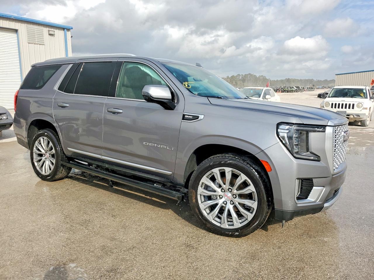 2021 GMC Yukon Denali - Фото 4