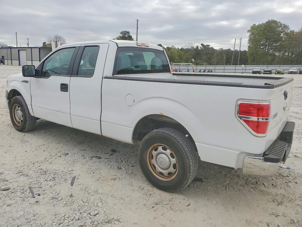 2011 Ford F150 Super Cab - Image 2