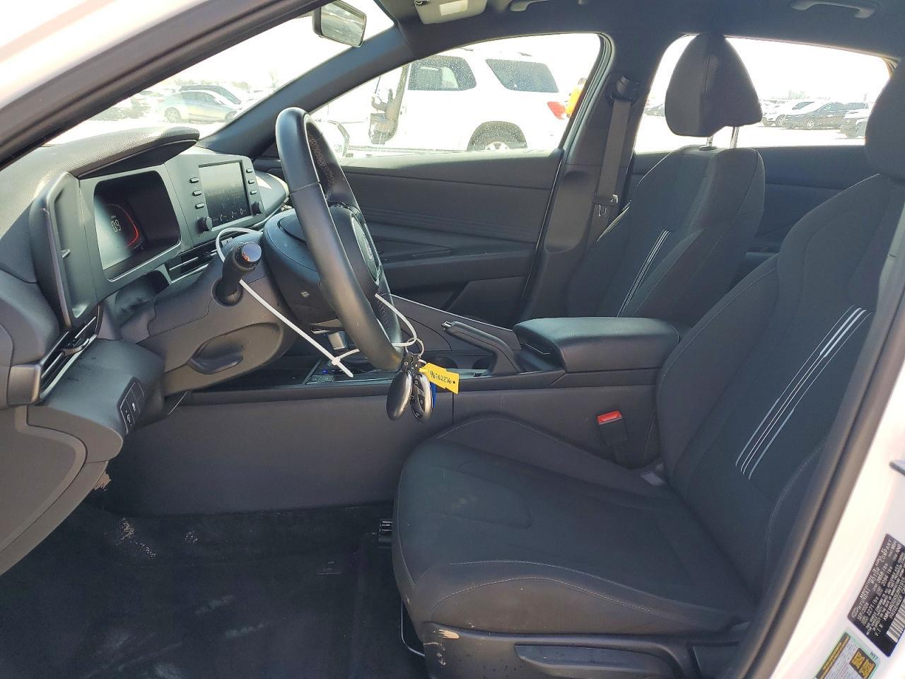 2025 Hyundai Elantra Sel Sport - Фото 7