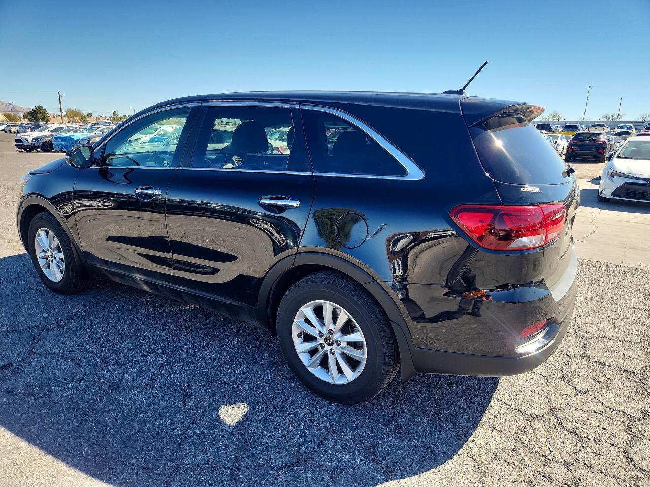 2019 Kia Sorento Lx - Image 2
