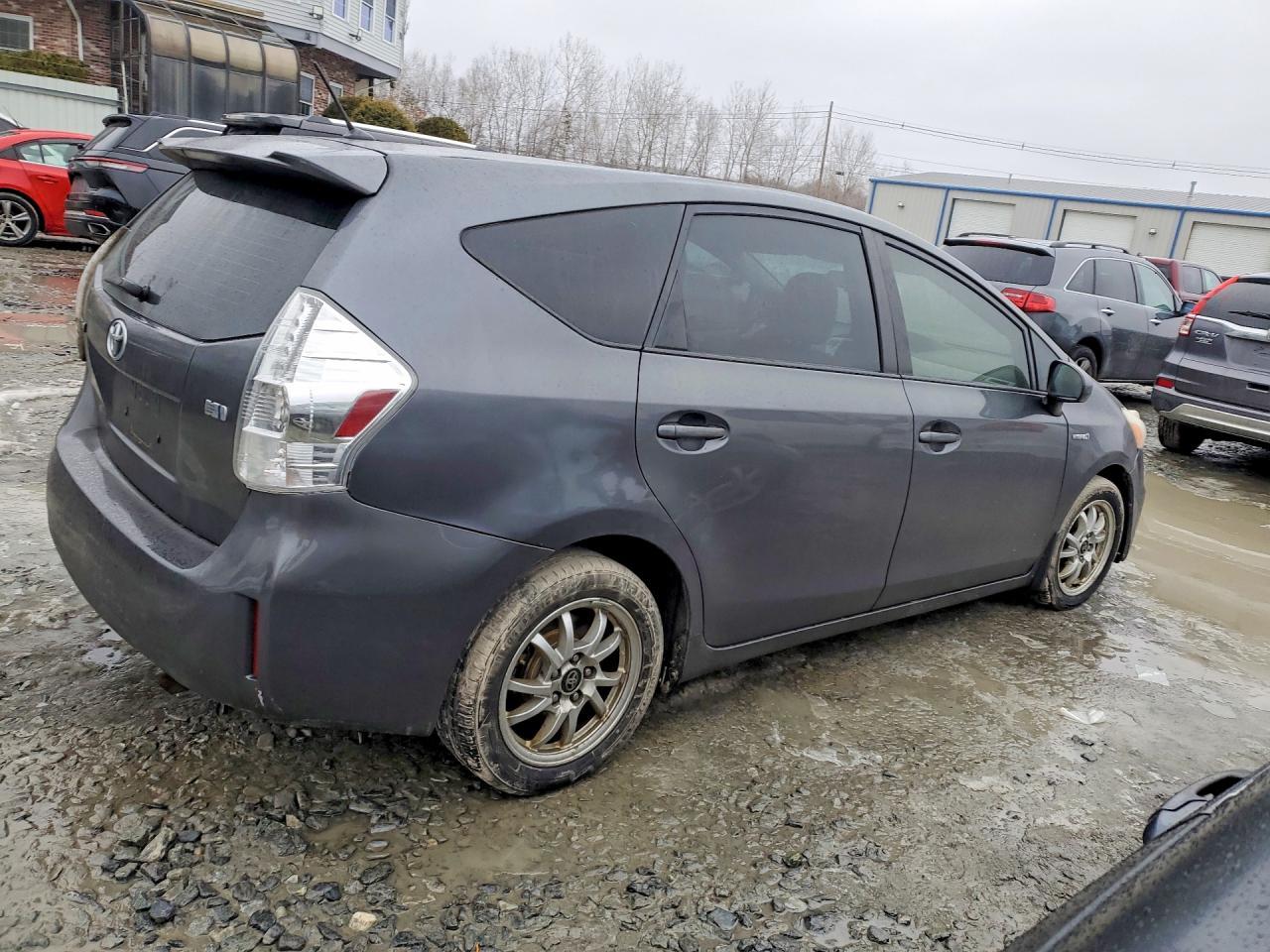 2012 Toyota Prius V Two - Фото 3