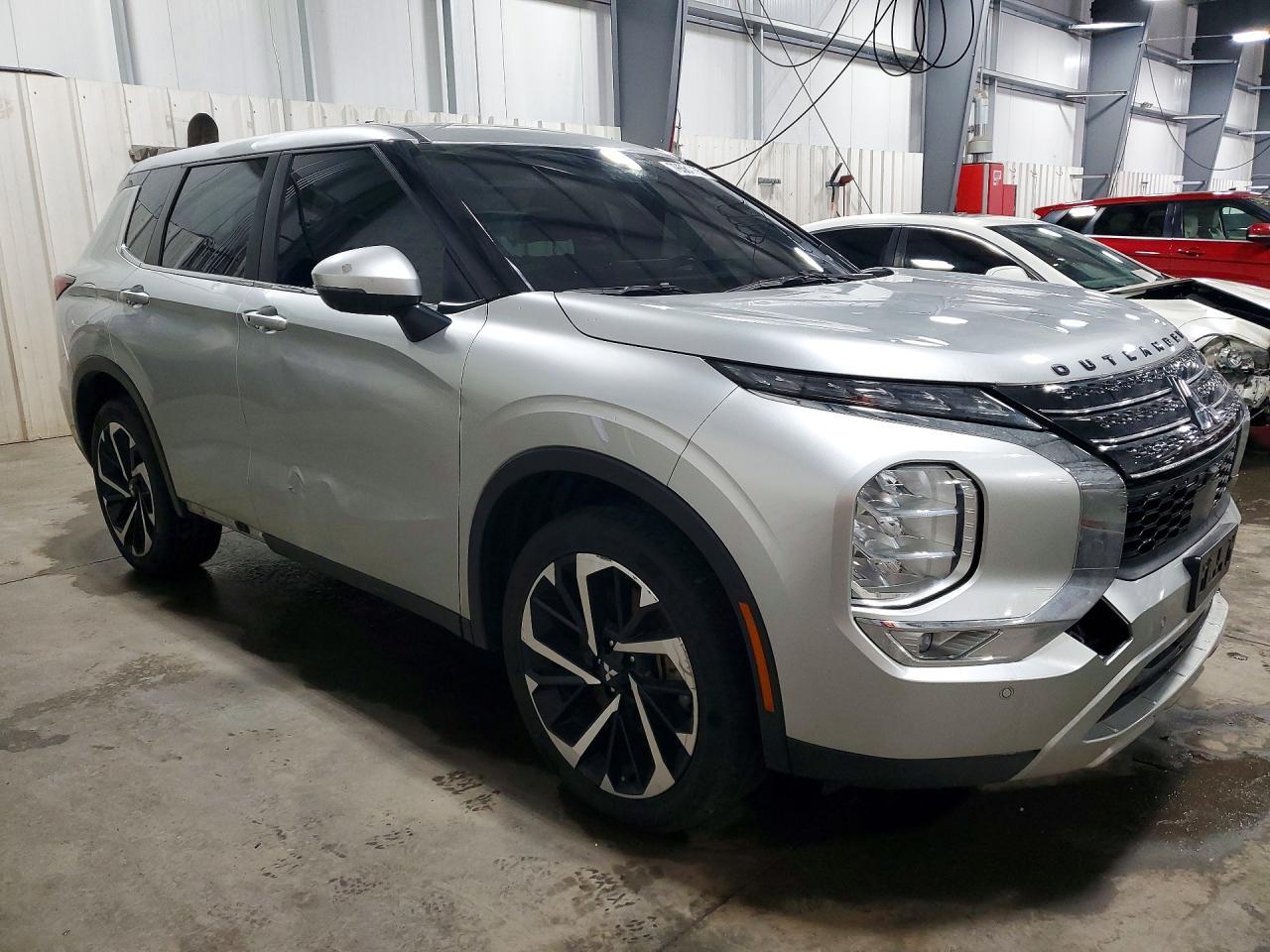 2023 Mitsubishi Outlander Se - Фото 4