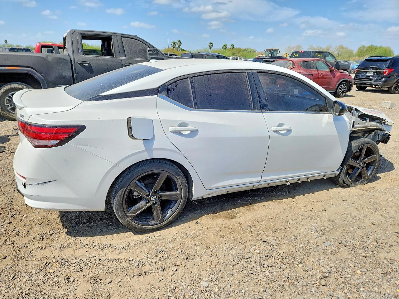 2022 Nissan Sentra Sr - Image 3