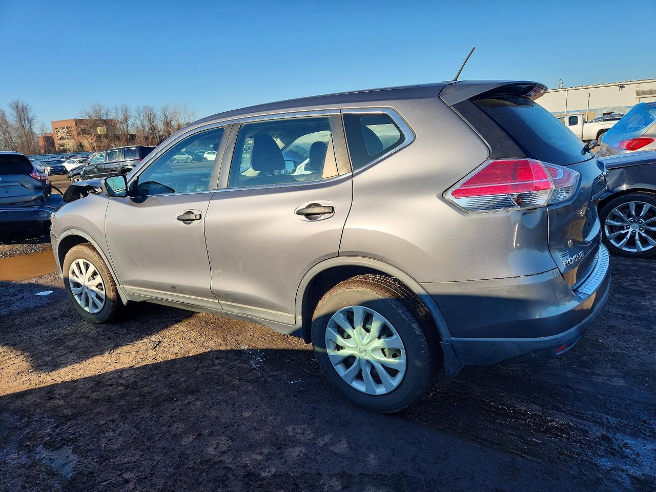 2016 Nissan Rogue S - Image 2