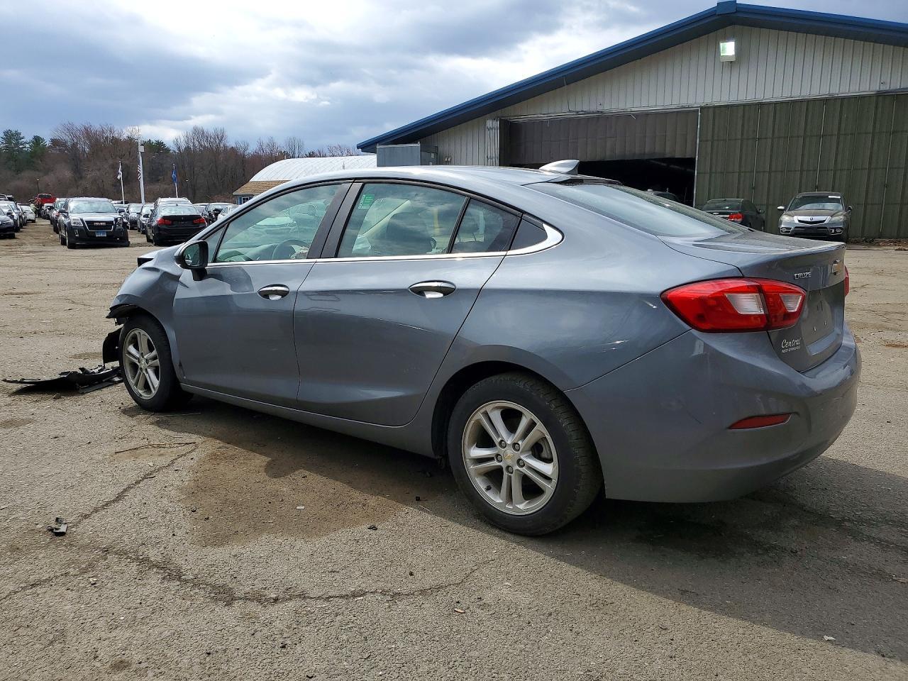2018 Chevrolet Cruze Lt - Фото 2