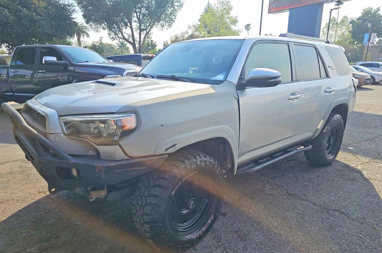 2020 Toyota 4Runner Trd Off-Road Premium - Image 2