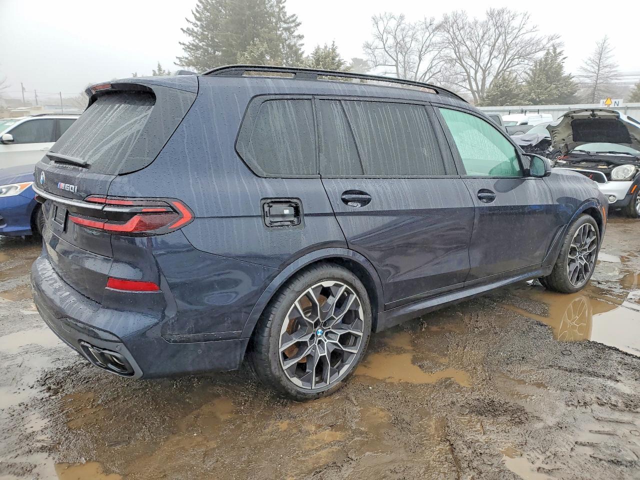 2025 BMW X7 M60I - Фото 3