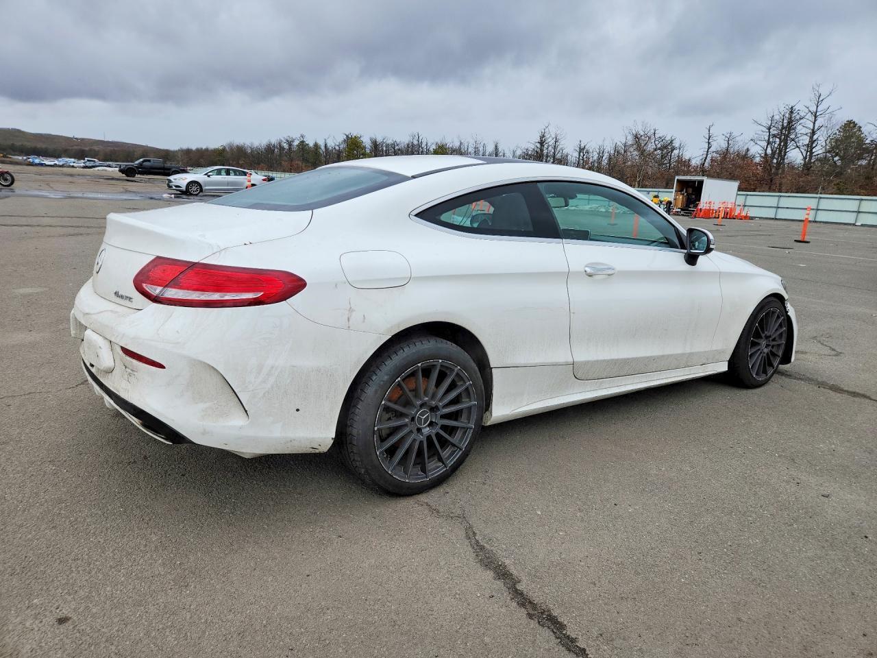 2017 Mercedes-Benz C 300 4Matic - Фото 3