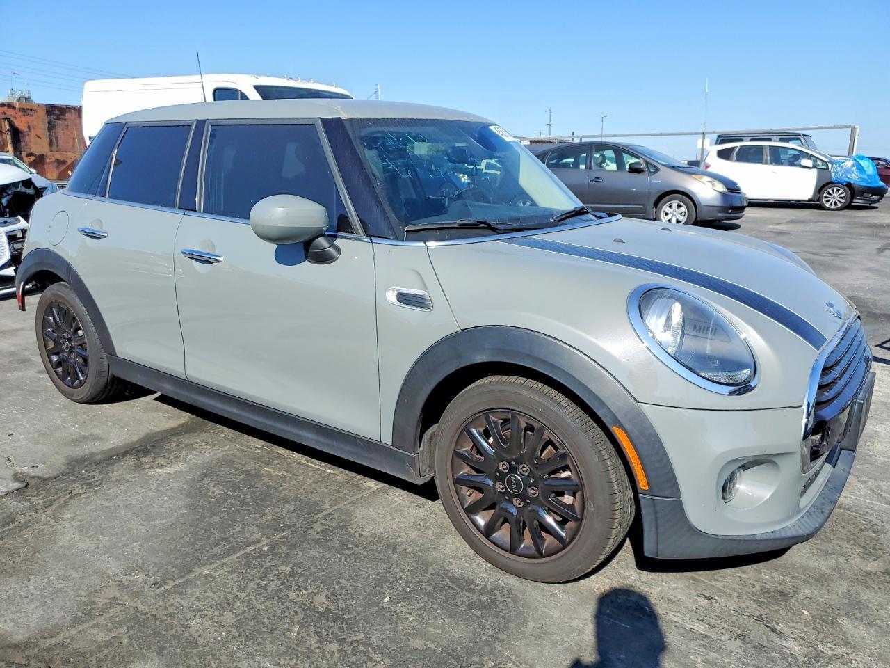 2020 Mini Cooper - Фото 4