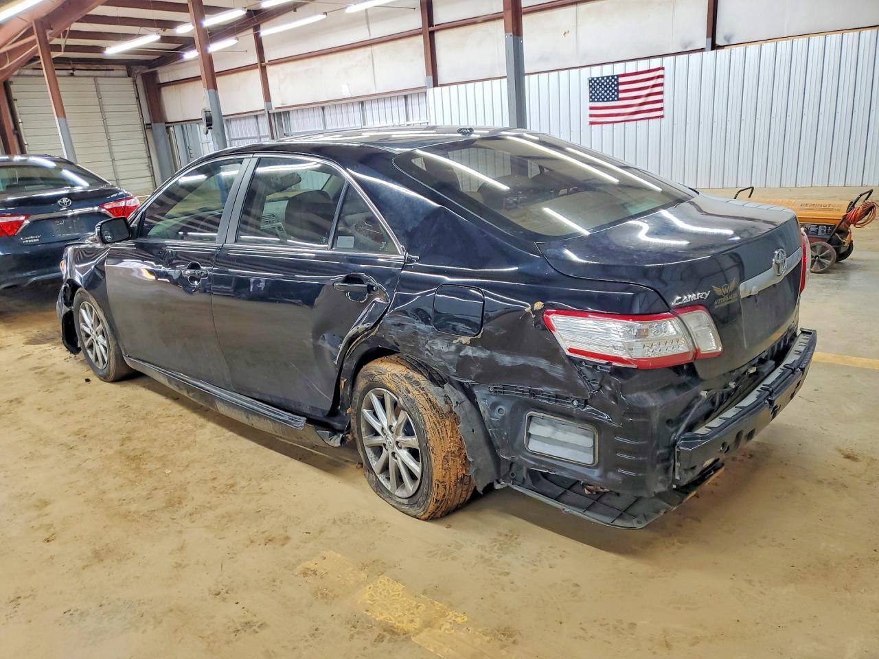 2010 Toyota Camry Hybrid Base - Фото 2