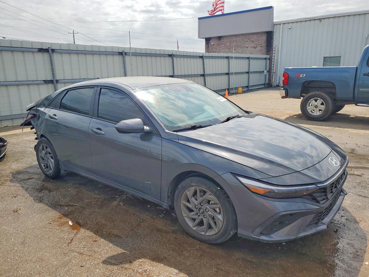 2024 Hyundai Elantra Sel - Image 4