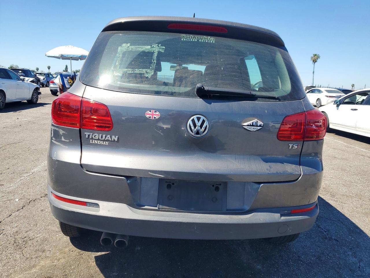 2016 Volkswagen Tiguan S - Image 6
