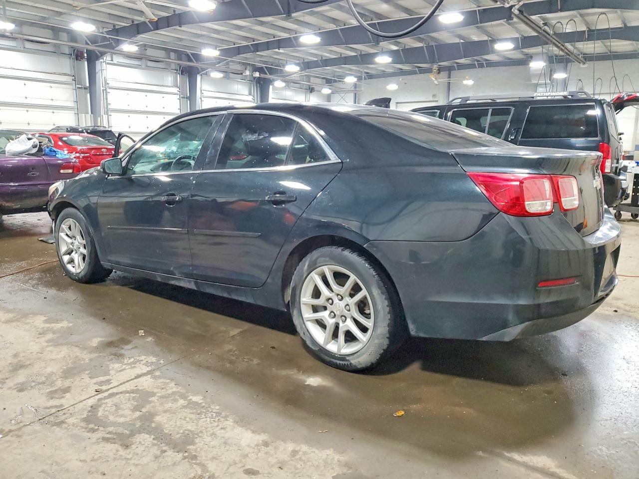 2015 Chevrolet Malibu 1Lt - Фото 2