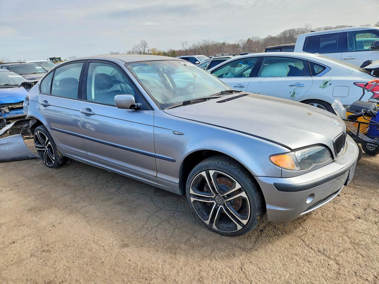2004 BMW 325 Xi - Image 4