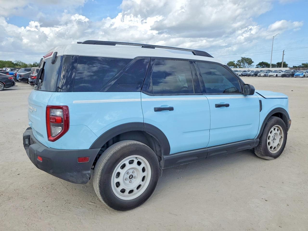 2025 Ford Bronco Sport Heritage - Image 3