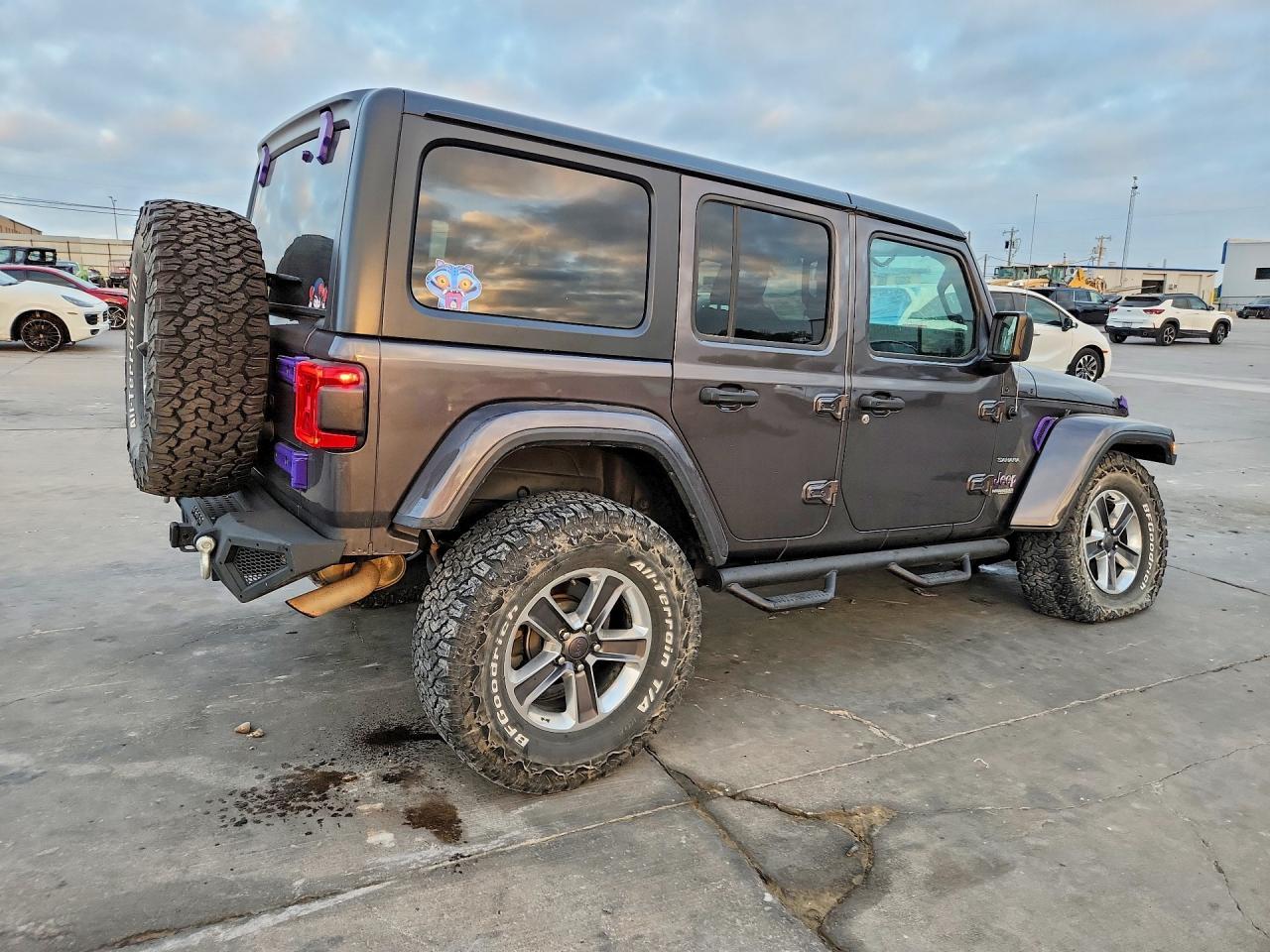 2018 Jeep Wrangler Unlimited Sahara - Image 3