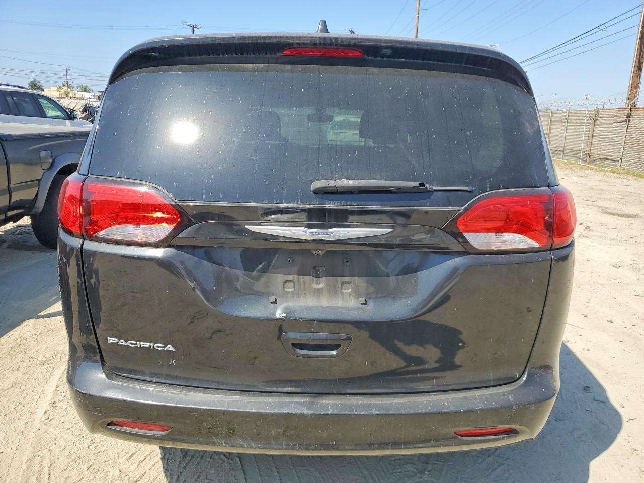 2017 Chrysler Pacifica Lx - Image 6