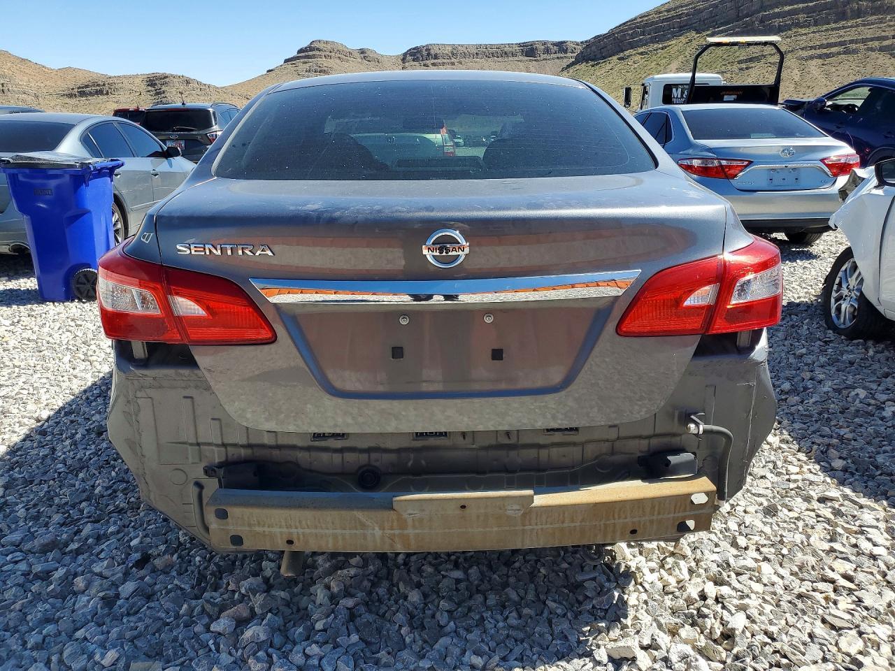 2017 Nissan Sentra S - Фото 6