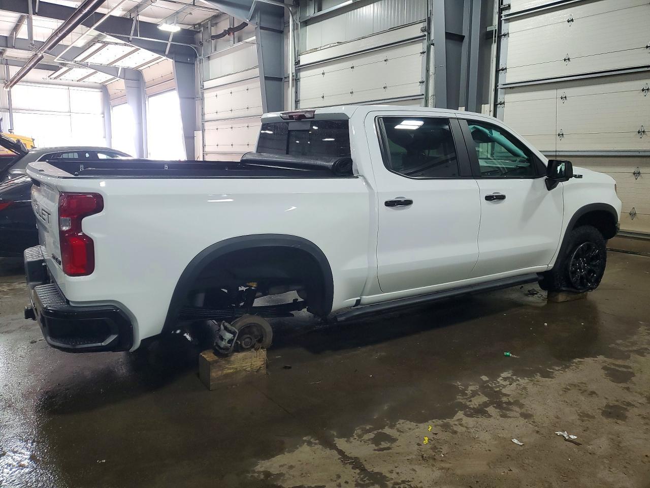 2023 Chevrolet Silverado K1500 Zr2 - Фото 3