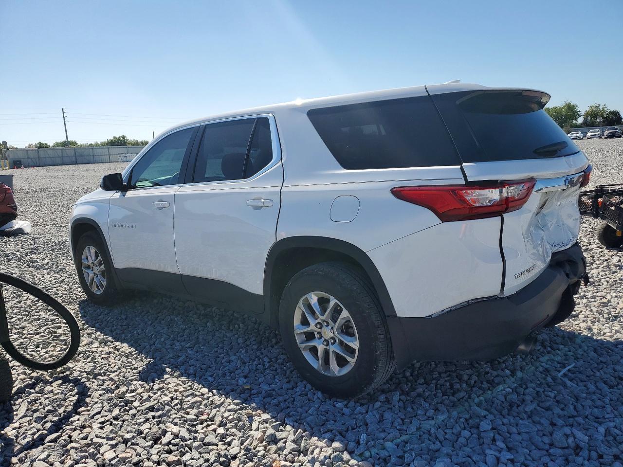 2019 Chevrolet Traverse Ls - Фото 2