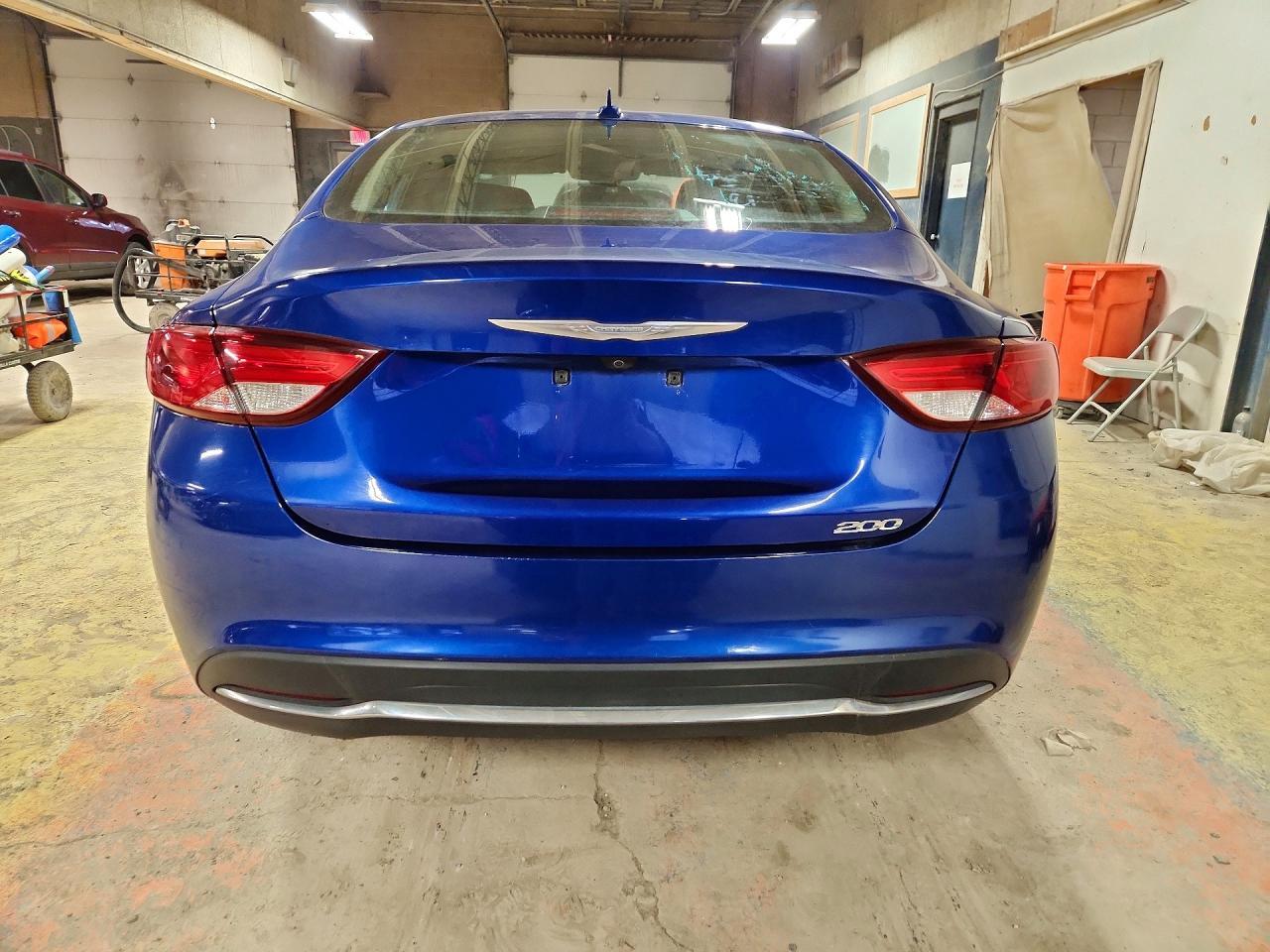 2016 Chrysler 200 Limited - Фото 6